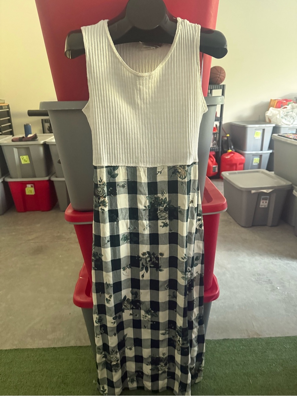 White Ribbed Top Black & White Gingham Floral Maxi Dress p41